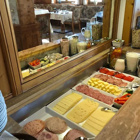 St. Ulrich Garni 3* اوتوبيرن