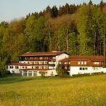 St. Ulrich Garni Hotel 3*